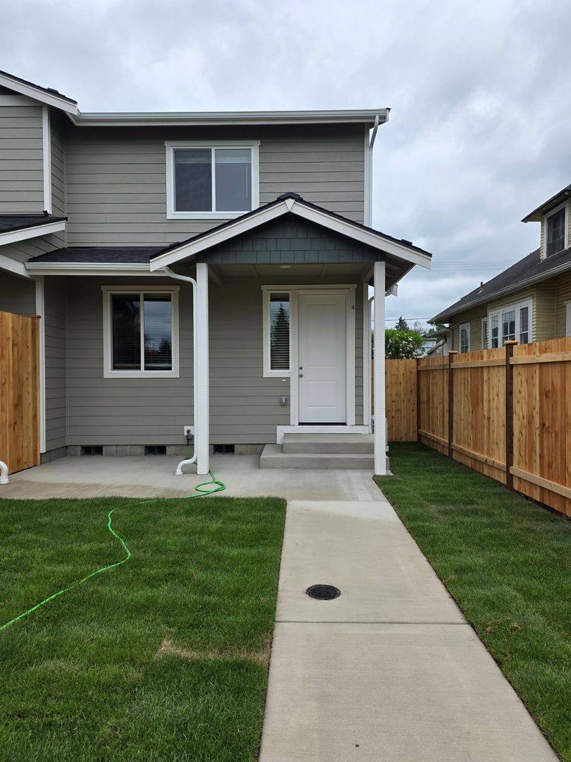 Townhouse for rent at 724 N Pearl St #A, Centralia, WA 98531