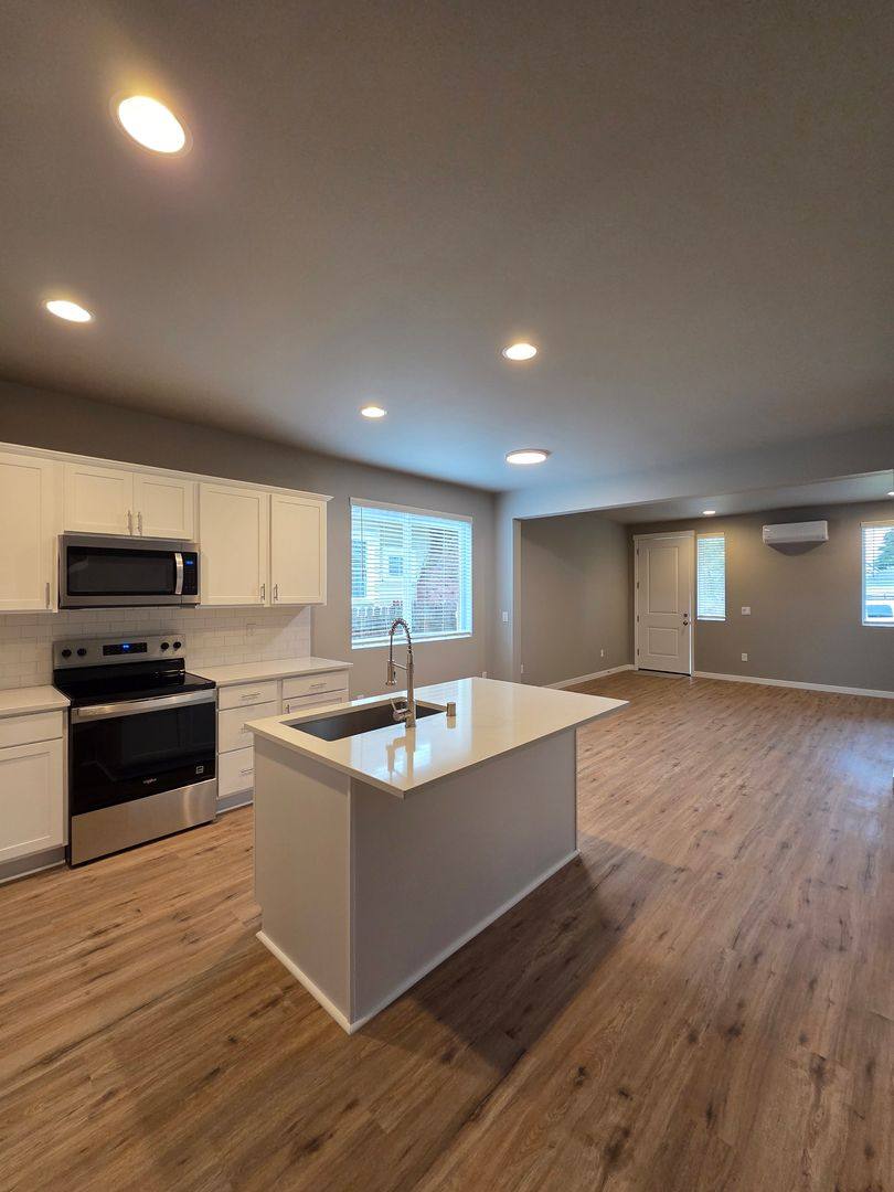 Townhouse for rent at 724 N Pearl St #A, Centralia, WA 98531