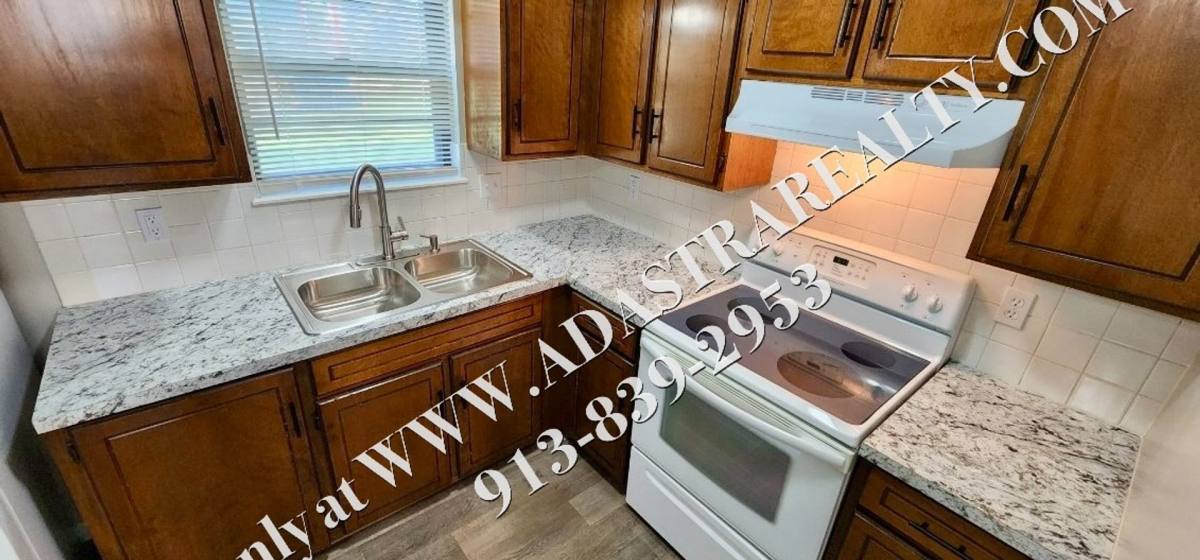 House for rent at 715 6th Ave, Leavenworth, KS 66048