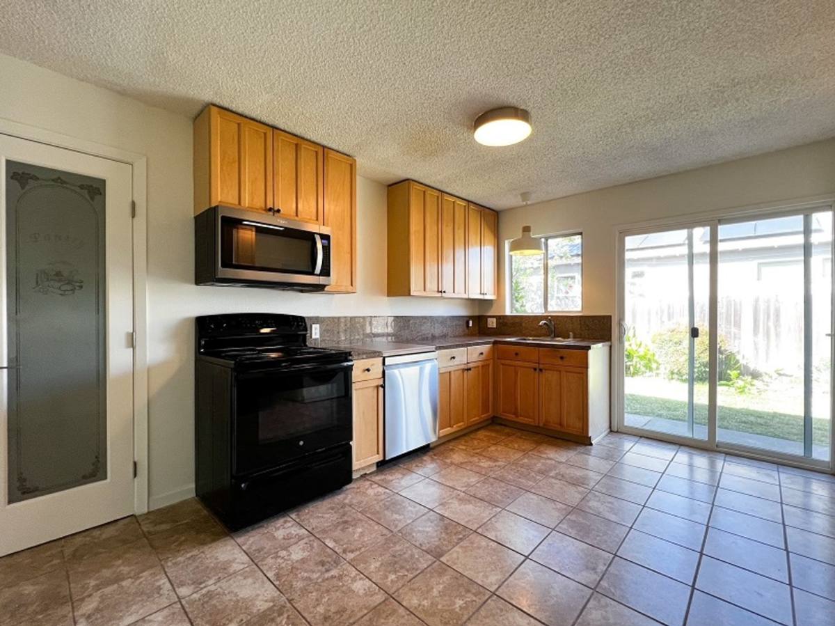 Apartment for rent at 1107 Vallejo St, Napa, CA 94559