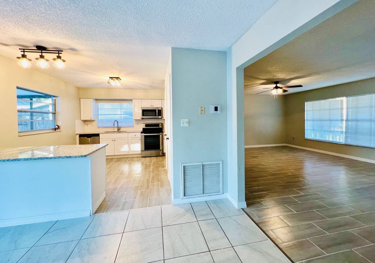 House for rent at 1610 Palm Leaf Dr, Brandon, FL 33510