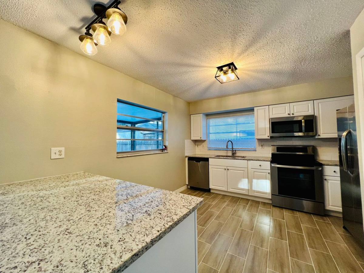House for rent at 1610 Palm Leaf Dr, Brandon, FL 33510