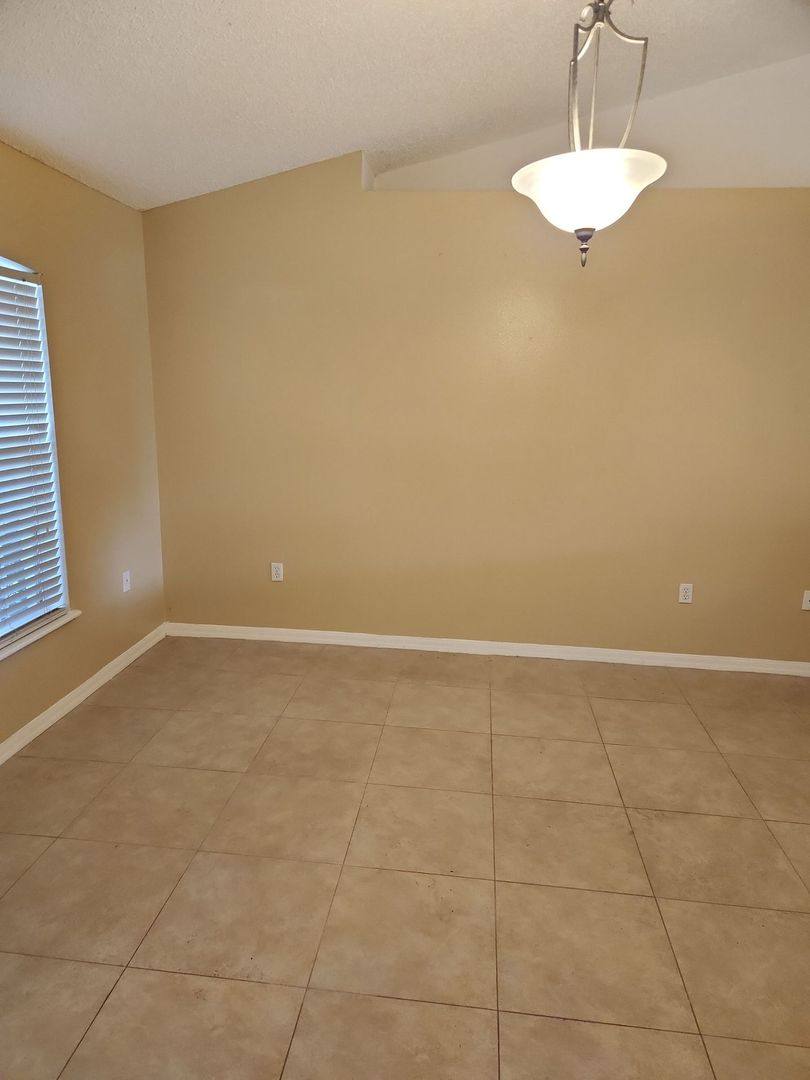 House for rent at 1411 S Mary St, Eustis, FL 32726