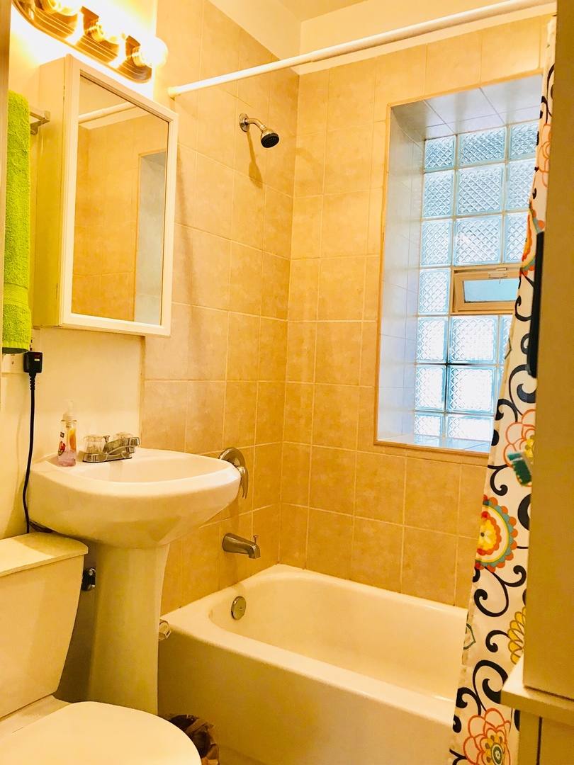 Apartment for rent at 460 Winnetka Ave, Winnetka, IL 60093