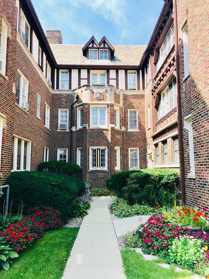 Apartment for rent at 460 Winnetka Ave, Winnetka, IL 60093