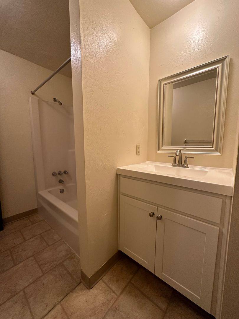 Apartment for rent at 607 Kellywood Manor, New Kensington, PA 15068