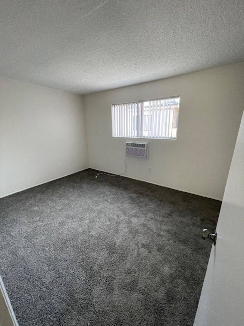 Apartment for rent at 1011 W Angeleno Ave, Burbank, CA 91506
