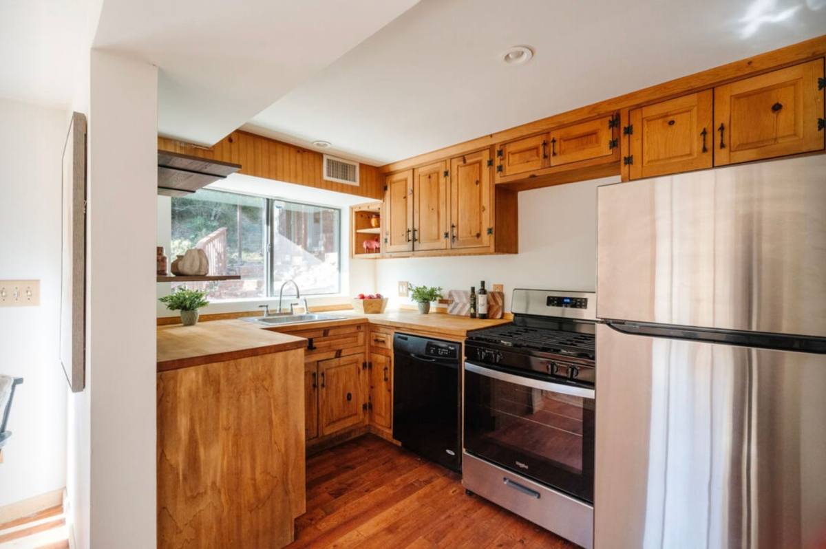 House for rent at 517 Canon View Trail, Topanga, CA 90290