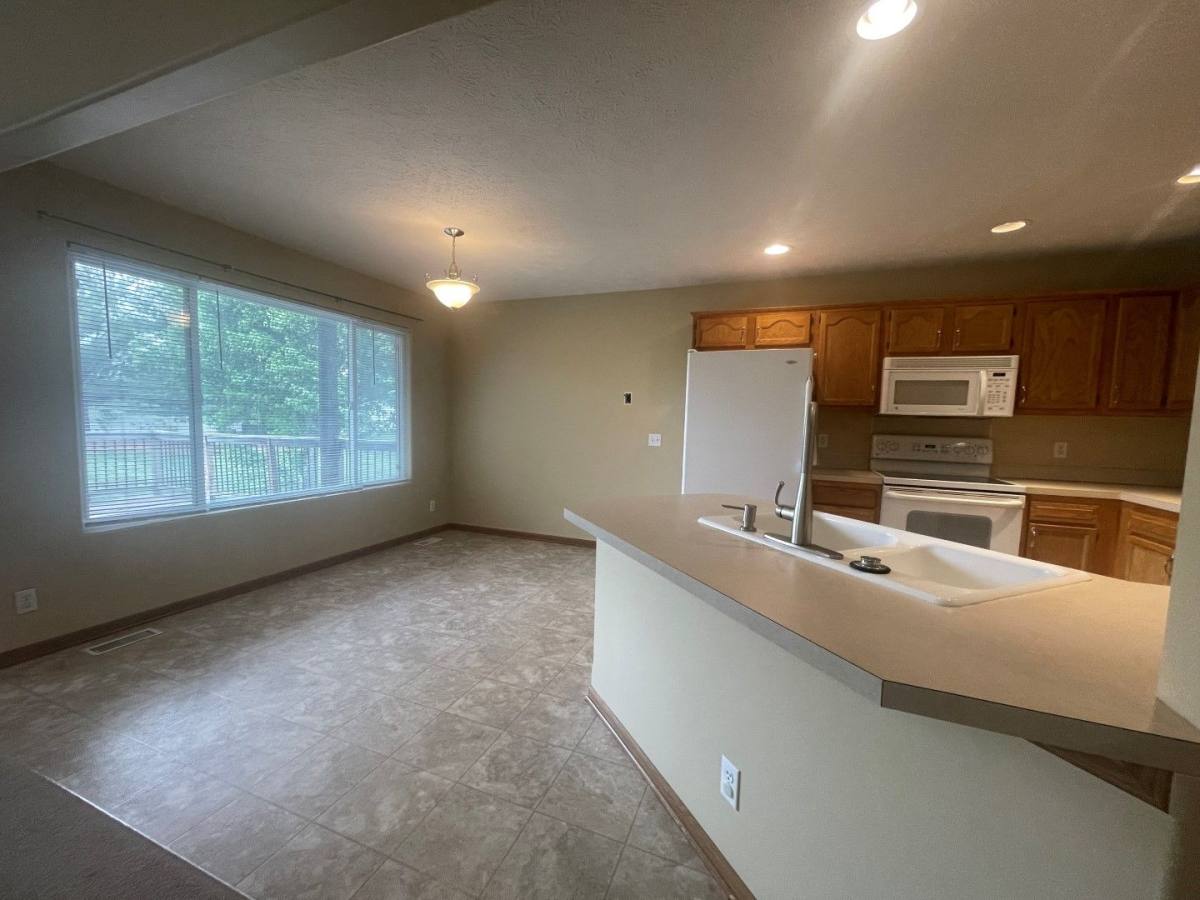 House for rent at 2309 Aberdeen Dr, Papillion, NE 68133