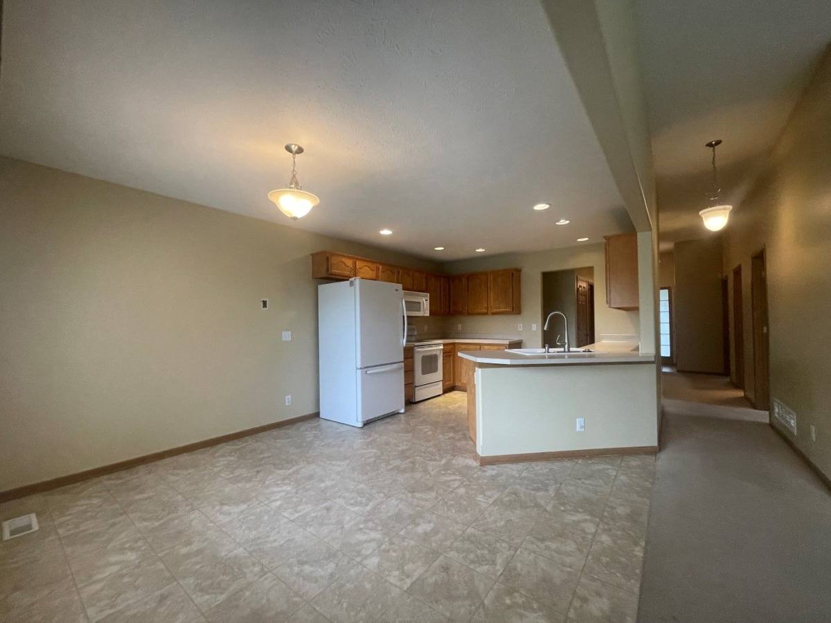 House for rent at 2309 Aberdeen Dr, Papillion, NE 68133