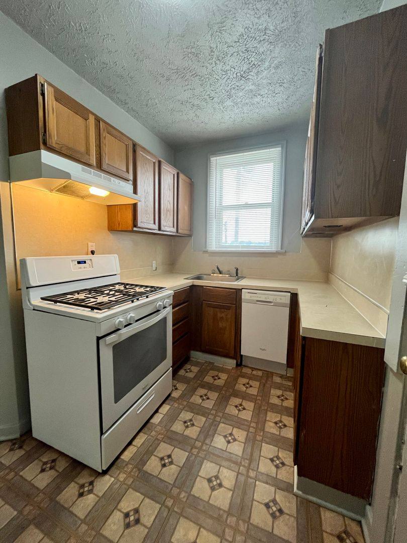 Apartment for rent at 2221 Jones St, Omaha, NE 68102