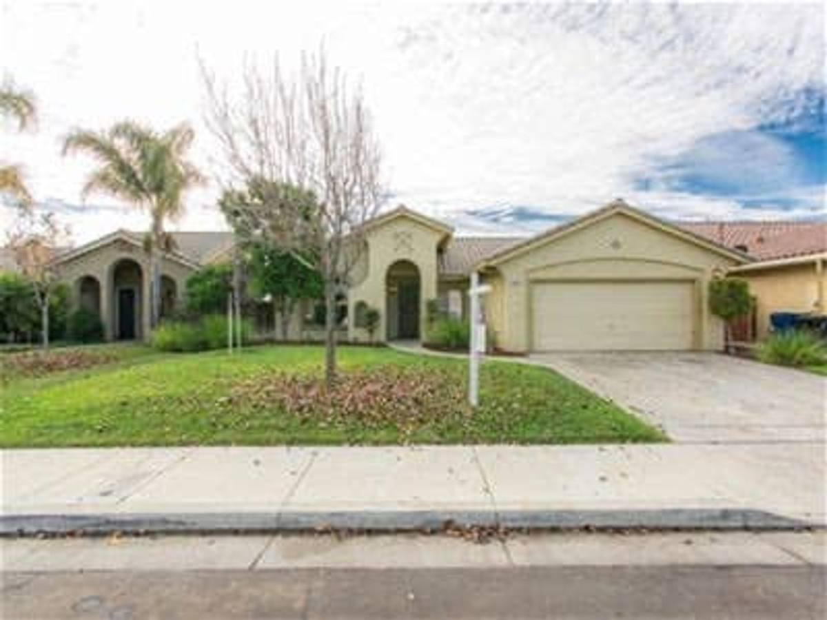 House for rent at 611 Winepress Dr, Los Banos, CA 93635