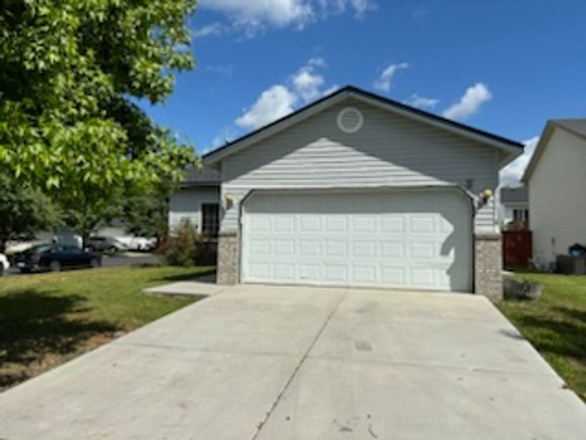 House for rent at 2581 W Grenoble Lane, Coeur D Alene, ID 83815