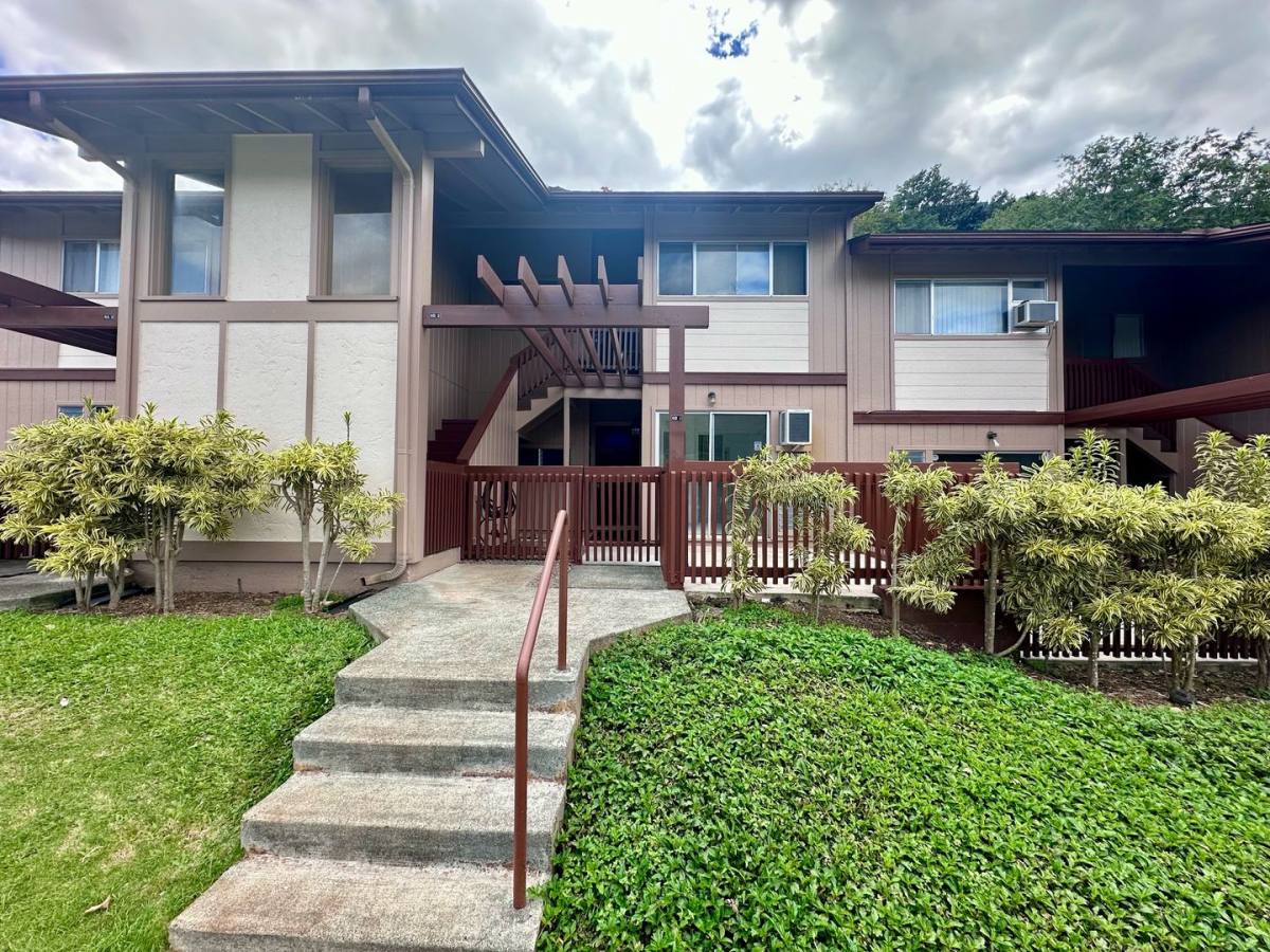 Apartment for rent at 98-615 Kilinoe St, Aiea, HI 96701