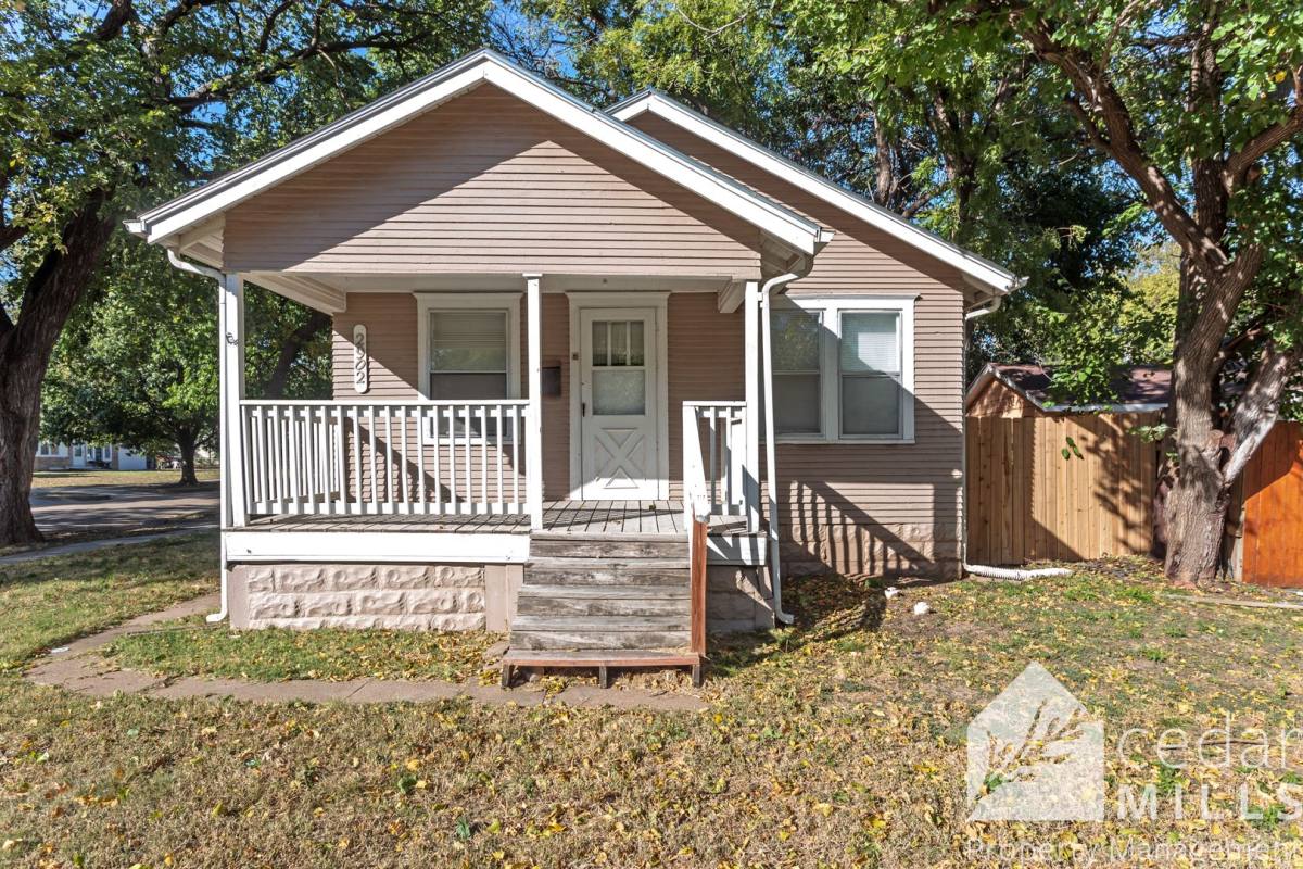 House for rent at 2902 E Lincoln, Wichita, KS 67211