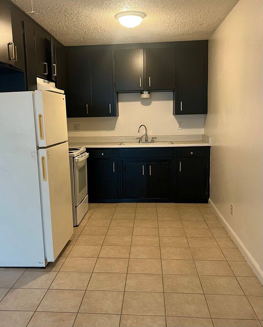 Apartment for rent at 1430 Leonard Ave, Modesto, CA 95350
