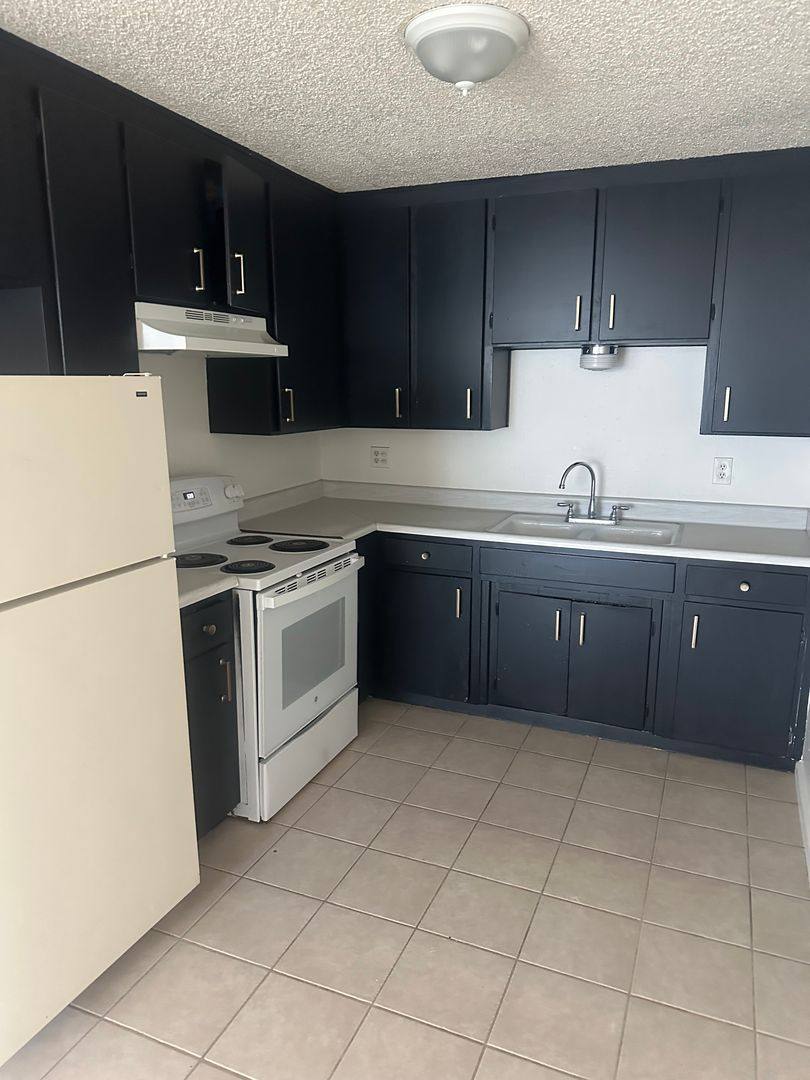 Apartment for rent at 1430 Leonard Ave, Modesto, CA 95350