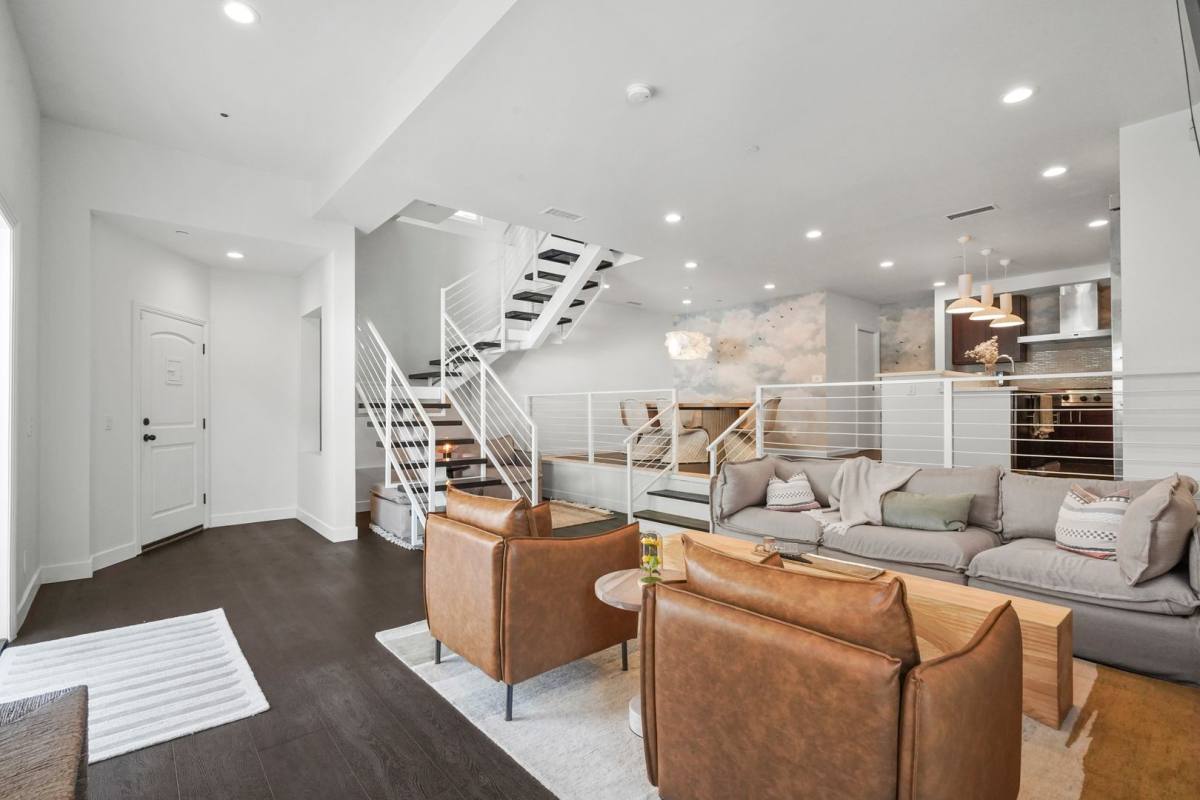 House for rent at 9842 Portola Dr, Beverly Hills, CA 90210