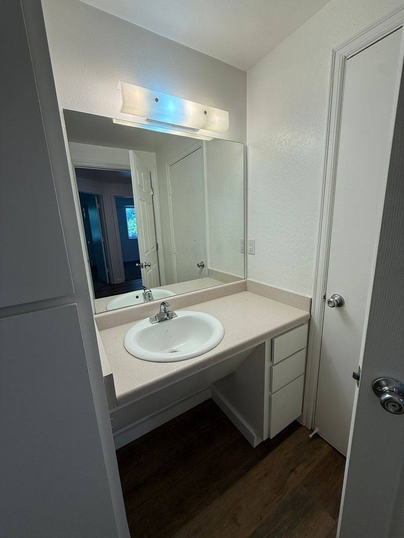 Apartment for rent at 754 N Riverside Ave, Medford, OR 97501