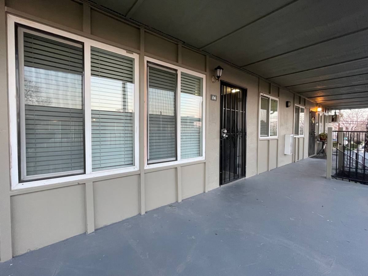 Apartment for rent at 133 W I St, Los Banos, CA 93635