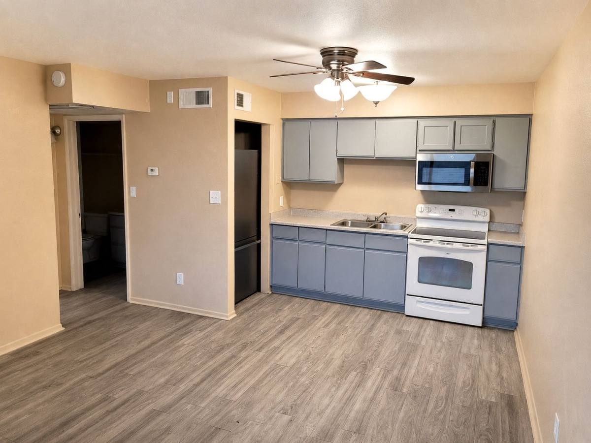 Apartment for rent at 10644 N 15th Way, Phoenix, AZ 85020