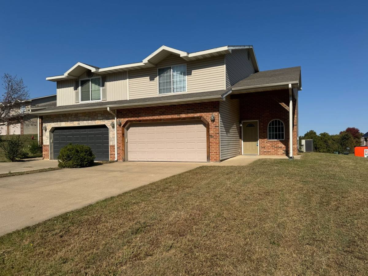 Townhouse for rent at 150 Hickory Ridge, Saint Robert, MO 65584