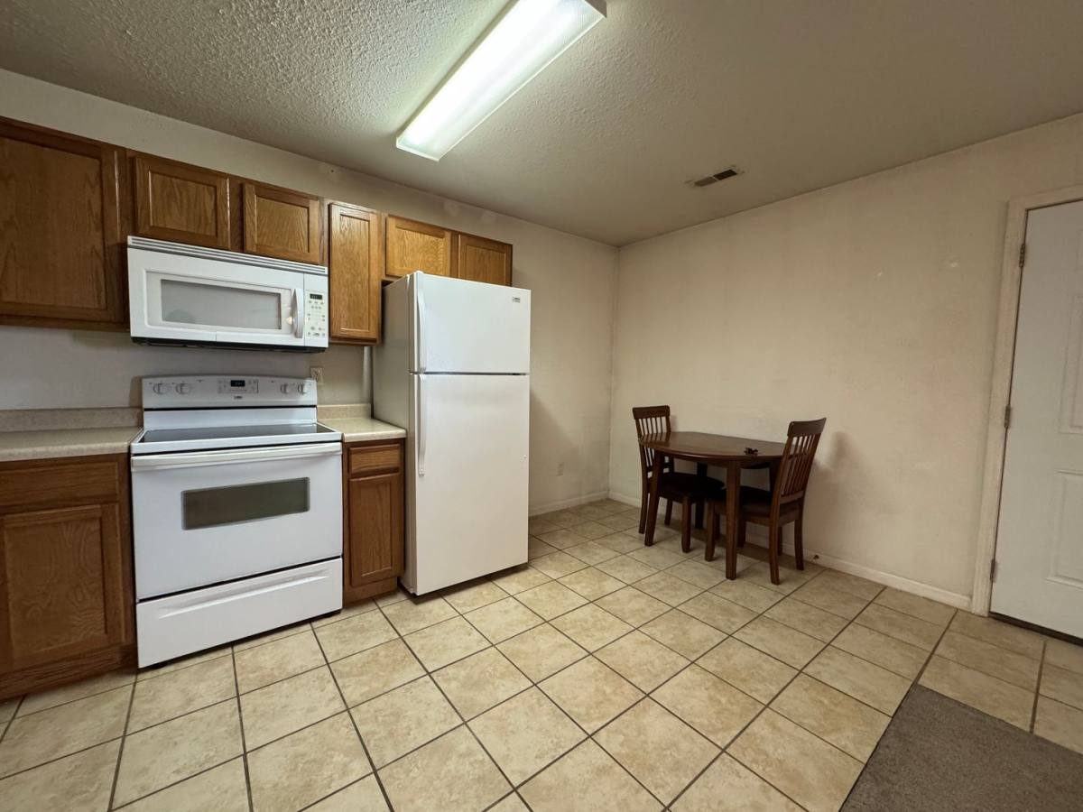 Apartment for rent at 16857 Hunters Ridge, Saint Robert, MO 65584
