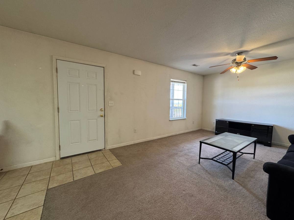Apartment for rent at 16857 Hunters Ridge, Saint Robert, MO 65584