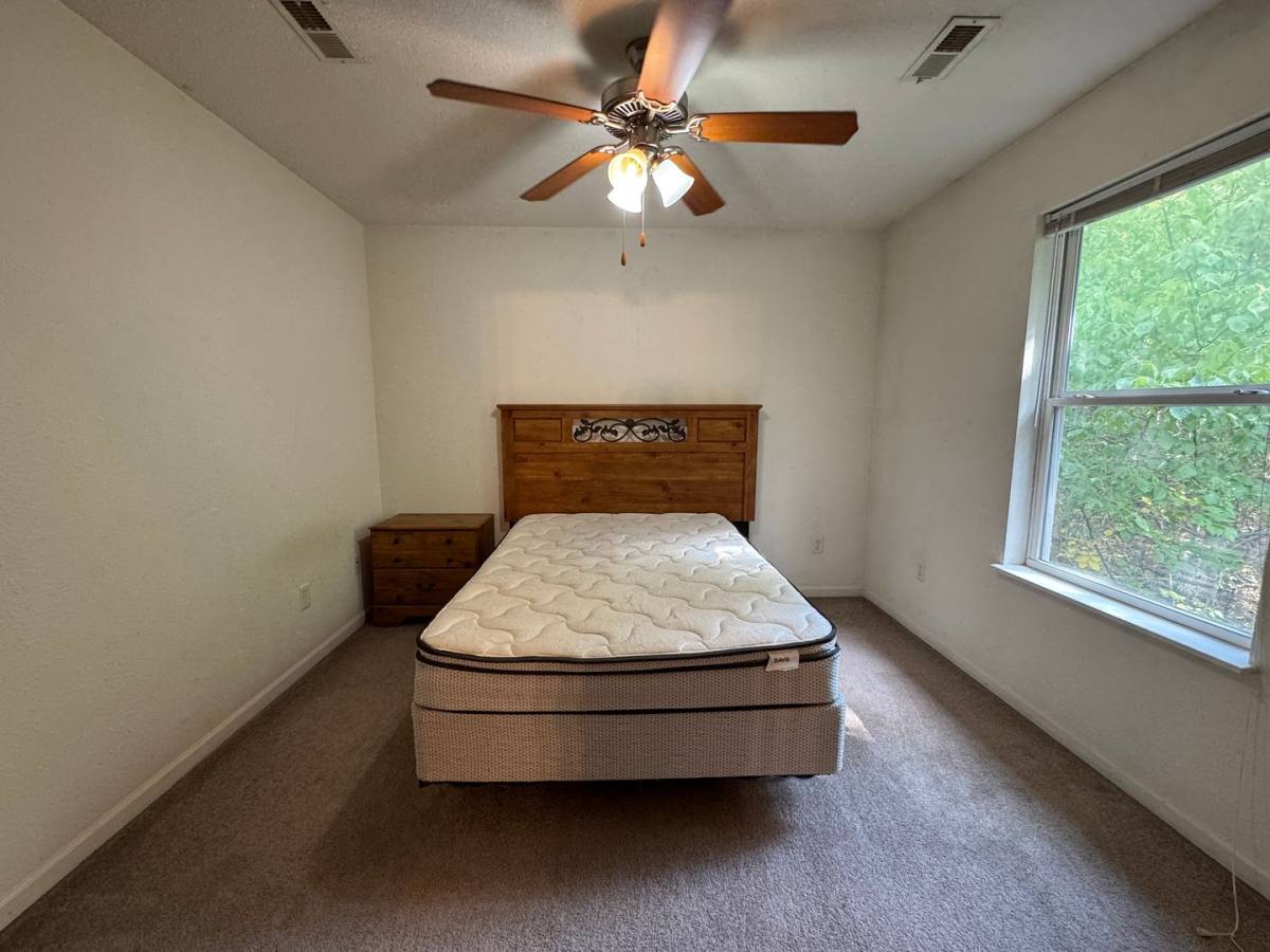 Apartment for rent at 16857 Hunters Ridge, Saint Robert, MO 65584