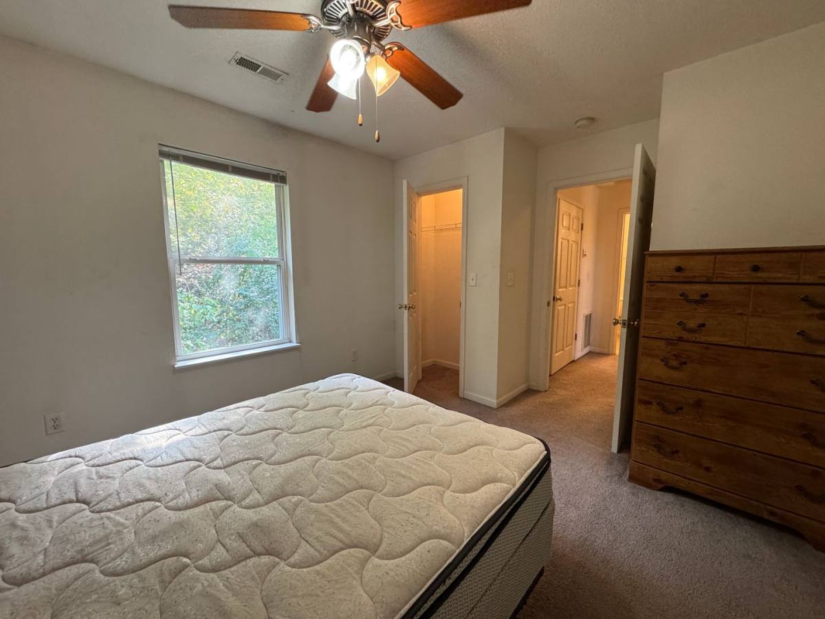 Apartment for rent at 16857 Hunters Ridge, Saint Robert, MO 65584