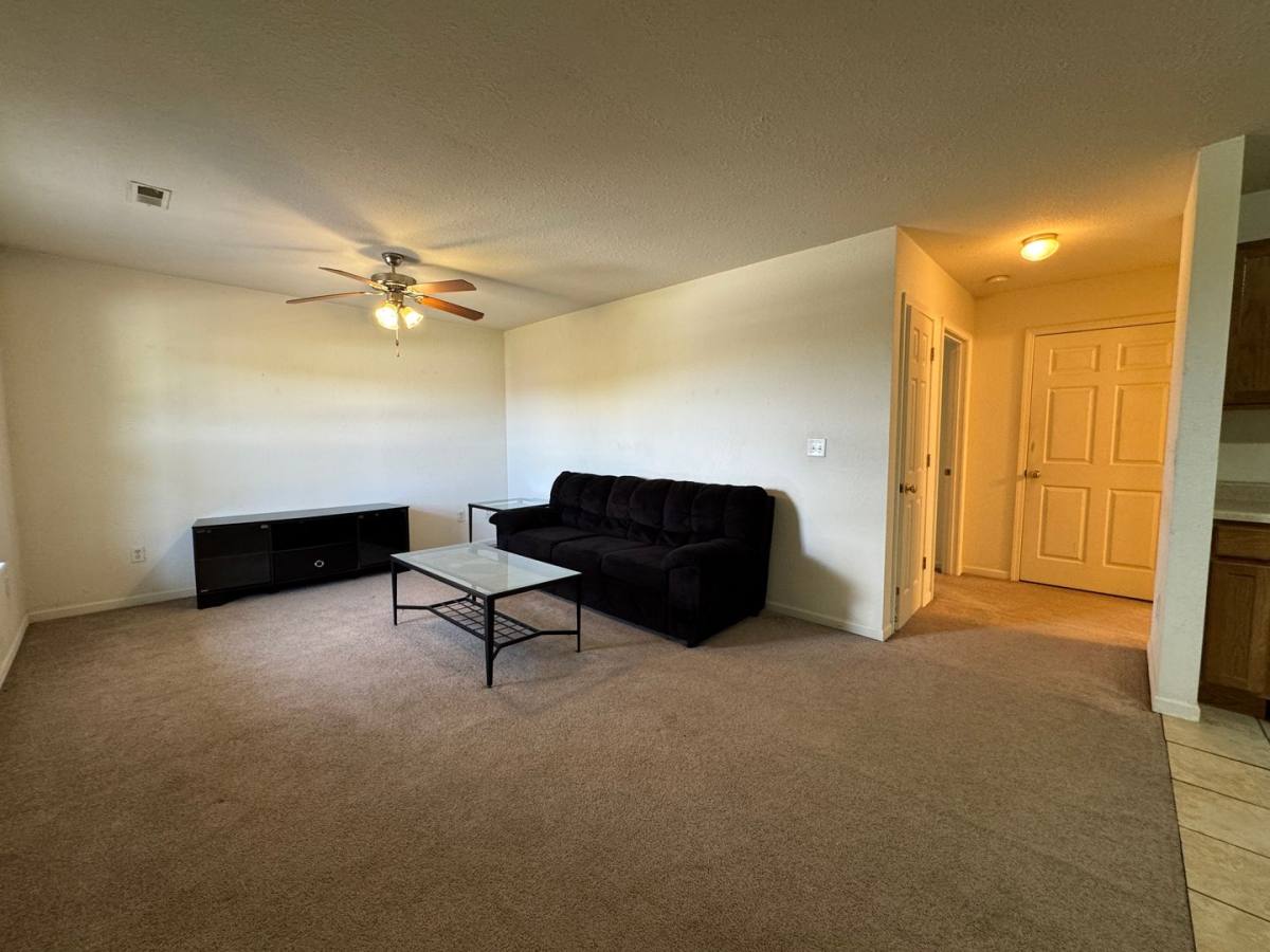 Apartment for rent at 16857 Hunters Ridge, Saint Robert, MO 65584