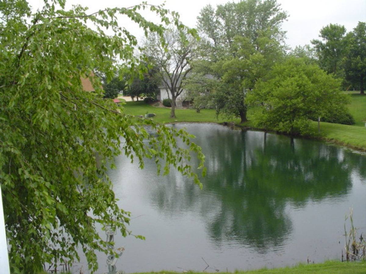 Apartment for rent at 6 Northland Dr, Bloomfield, IA 52537