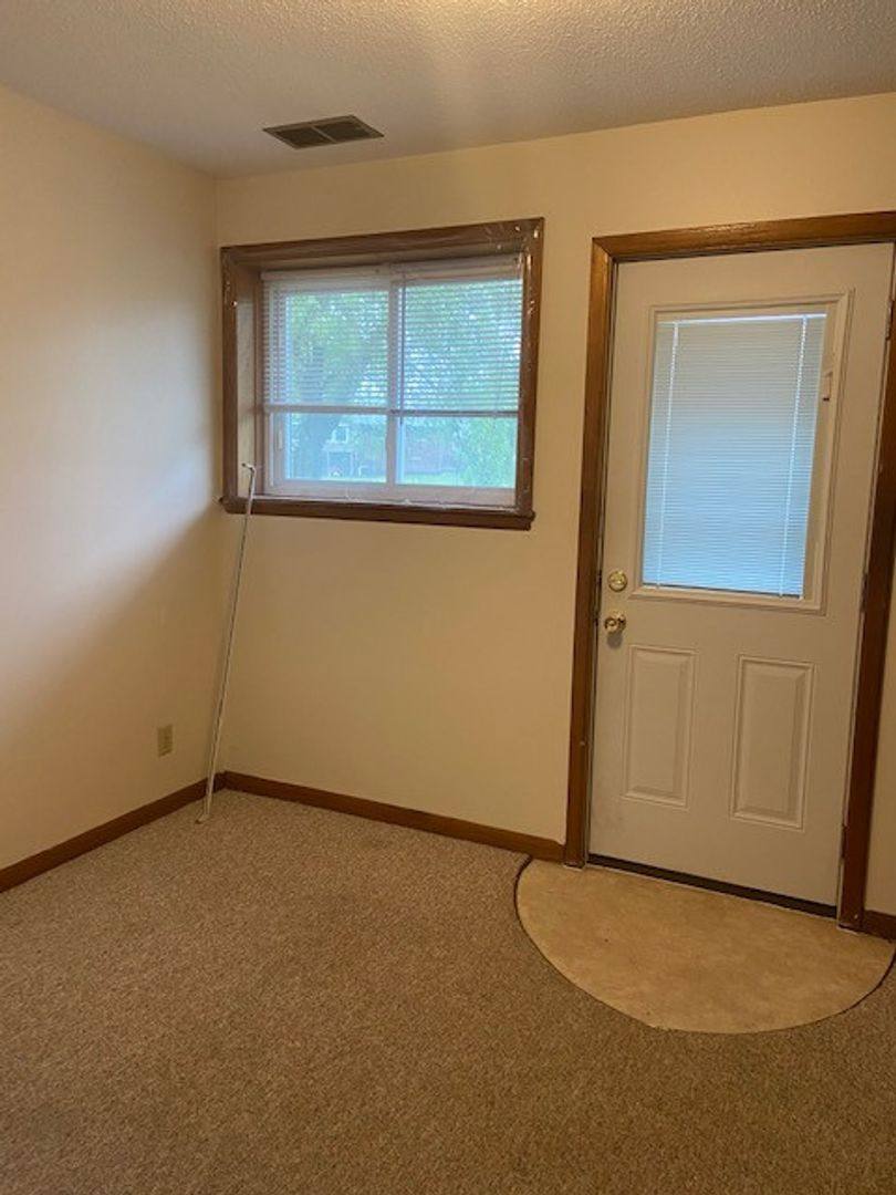 Apartment for rent at 6 Northland Dr, Bloomfield, IA 52537