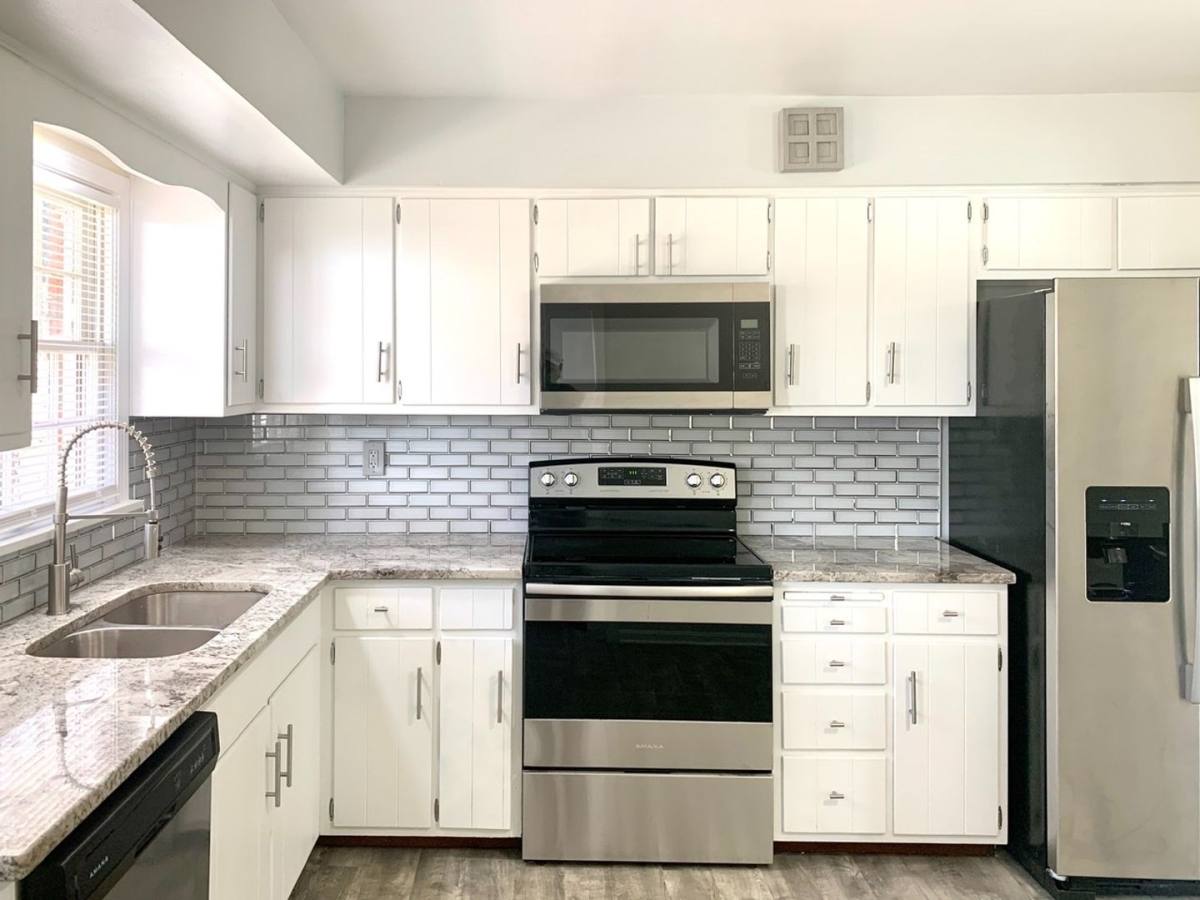 House for rent at 3311 Mid Dale Lane, Louisville, KY 40220