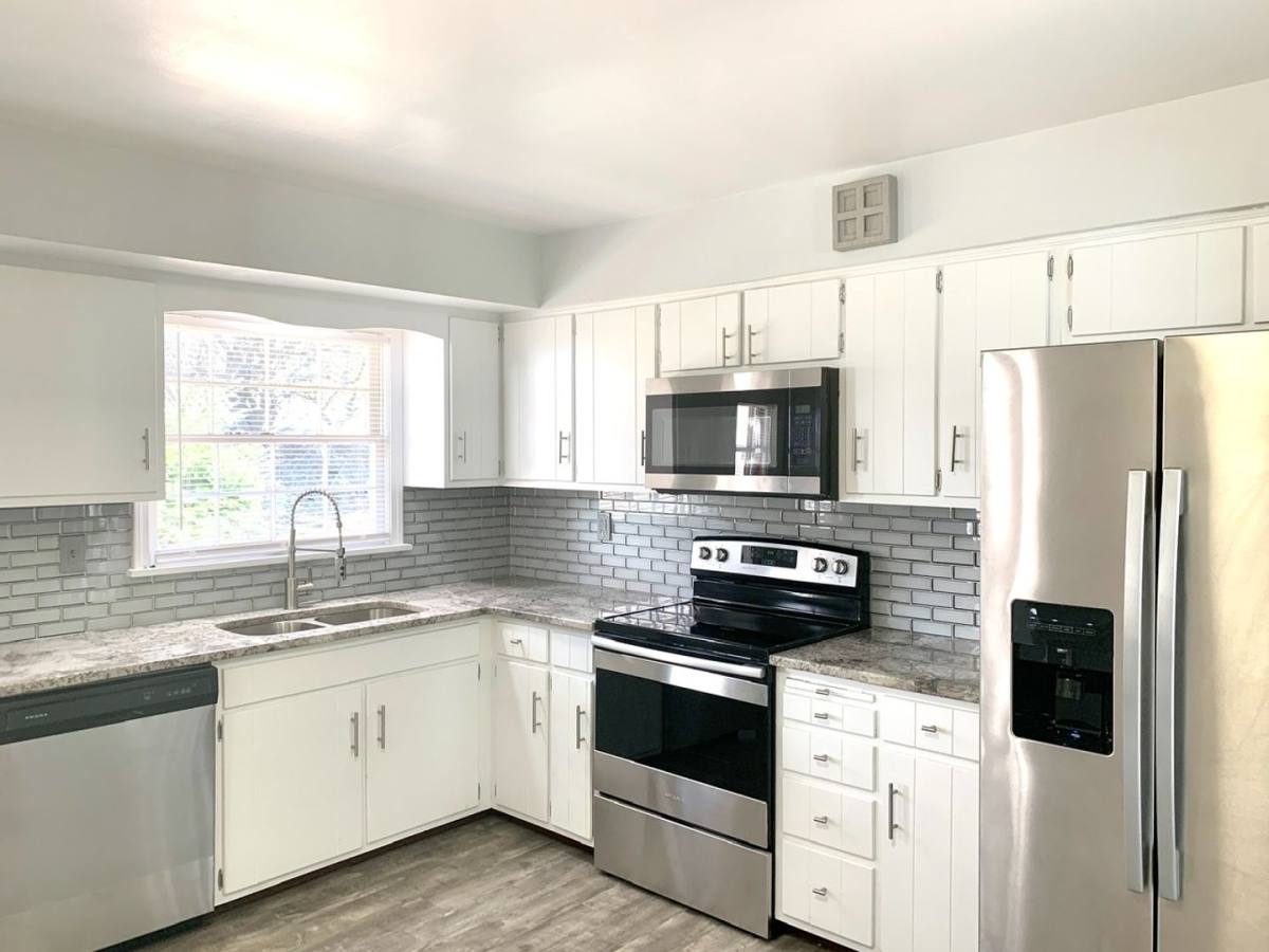 House for rent at 3311 Mid Dale Lane, Louisville, KY 40220