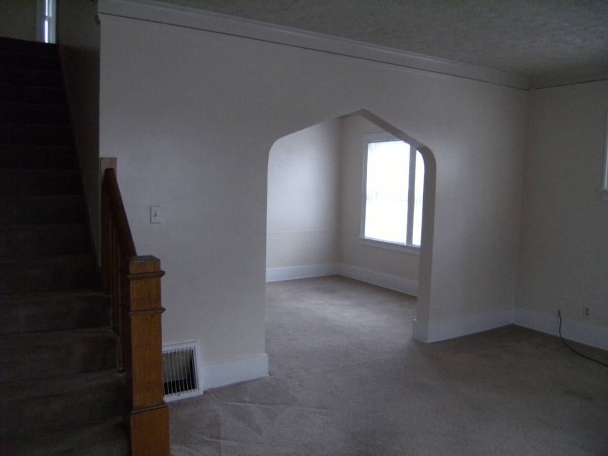 Apartment for rent at 4804 1 2 Davenport, Omaha, NE 68132