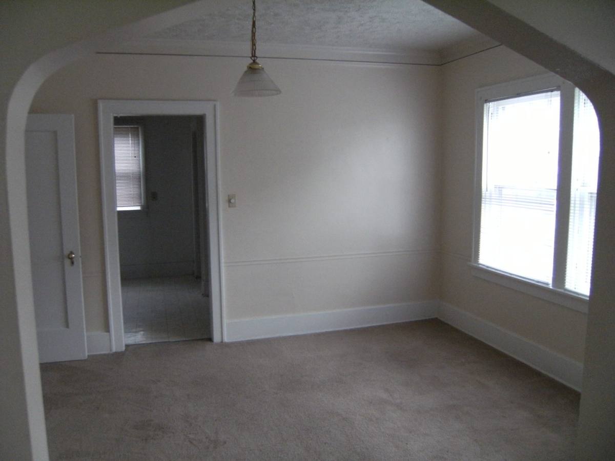 Apartment for rent at 4804 1 2 Davenport, Omaha, NE 68132