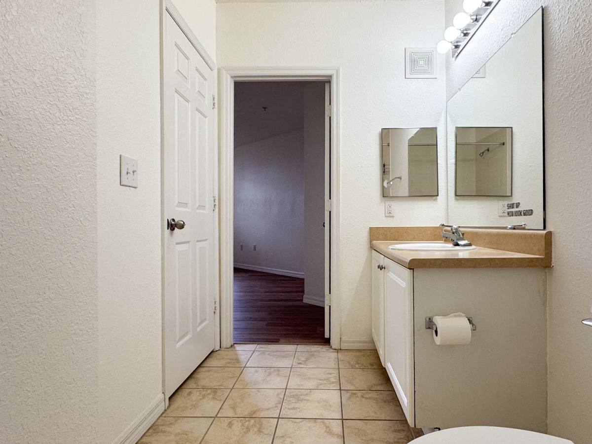 Condo for rent at 5550 E Michigan St, Orlando, FL 32822