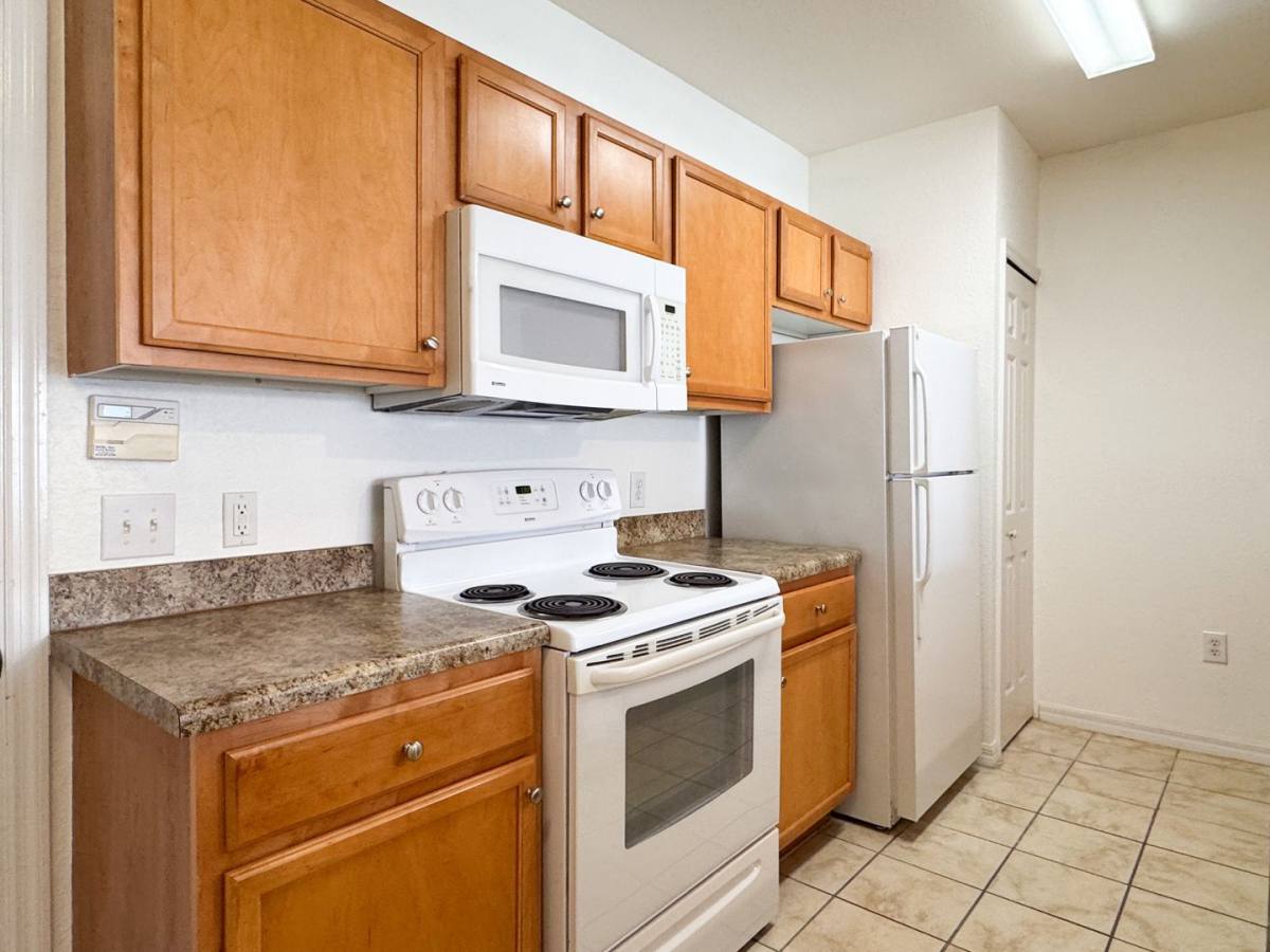 Condo for rent at 5550 E Michigan St, Orlando, FL 32822