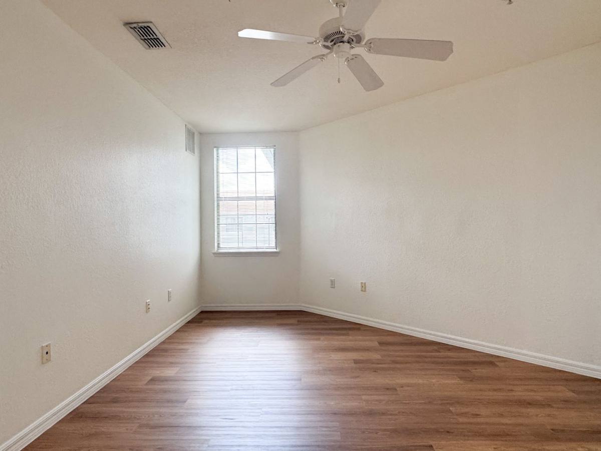 Condo for rent at 5550 E Michigan St, Orlando, FL 32822
