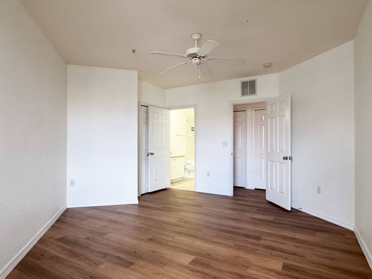 Condo for rent at 5550 E Michigan St, Orlando, FL 32822