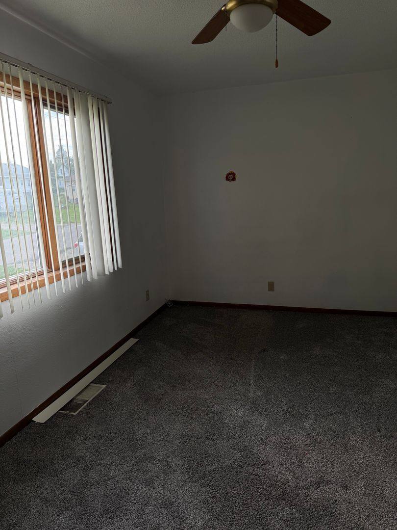 House for rent at 307 S Dodge St, Bloomfield, IA 52537