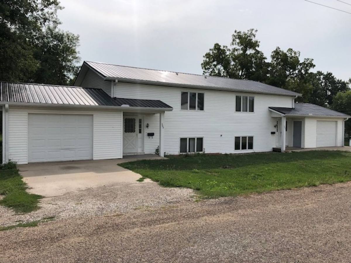 House for rent at 307 S Dodge St, Bloomfield, IA 52537