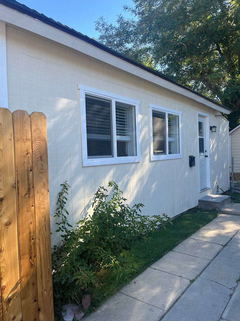 House for rent at 436 Hobson St, Bishop, CA 93514