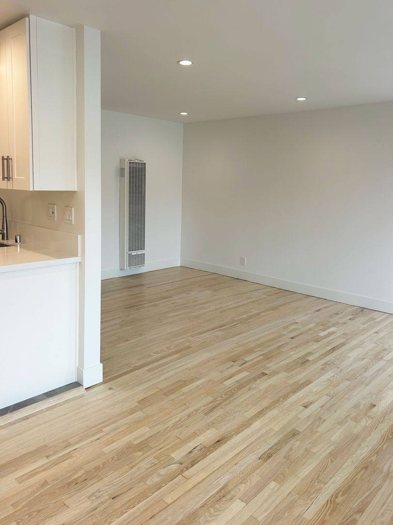 Apartment for rent at 121-131 8th St, Hermosa Beach, CA 90254