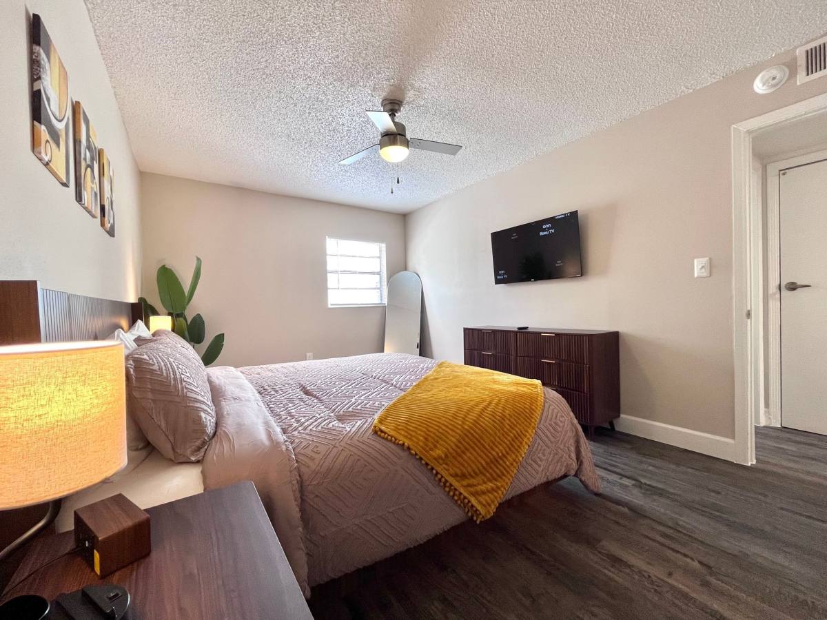 Apartment for rent at 4216 S Manhattan Ave, Tampa, FL 33611
