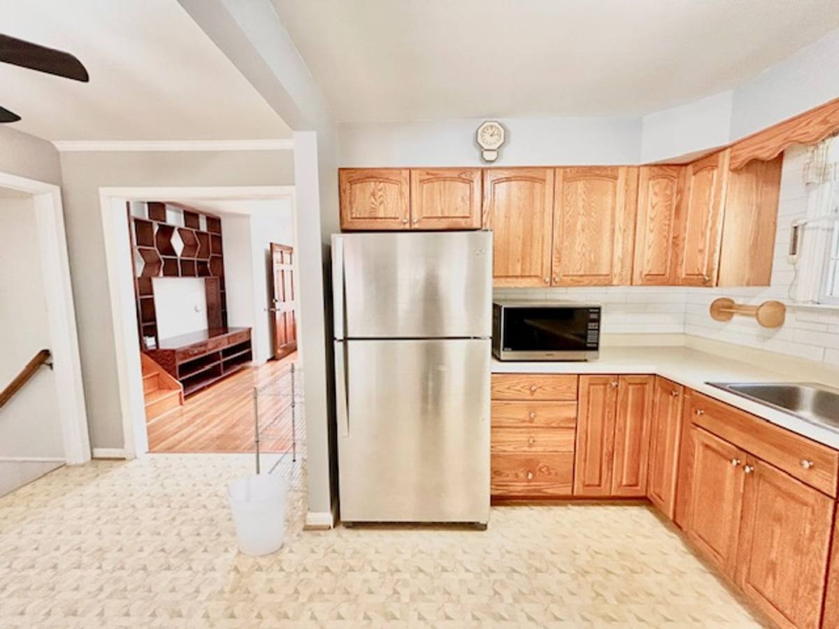House for rent at 1010 Kennon Court, Rockville, MD 20851