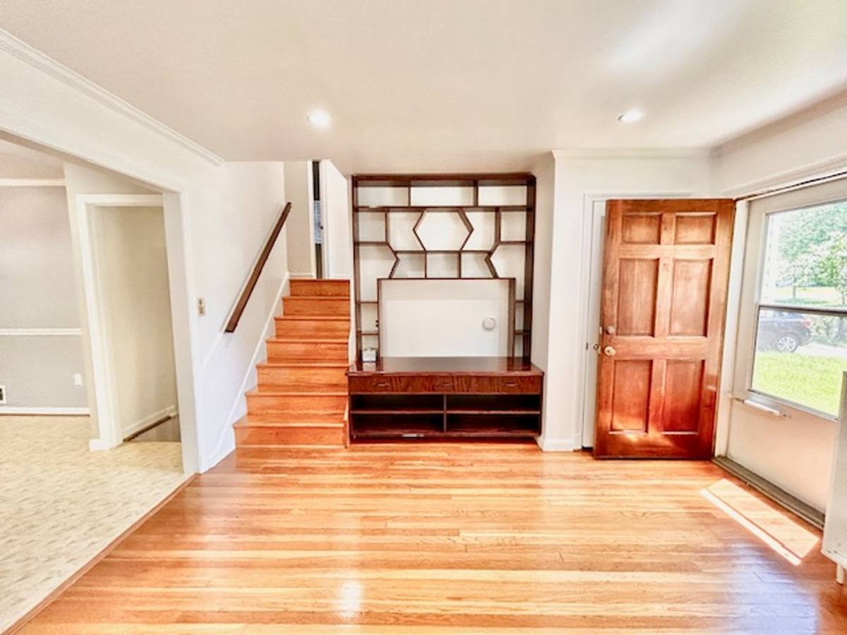 House for rent at 1010 Kennon Court, Rockville, MD 20851