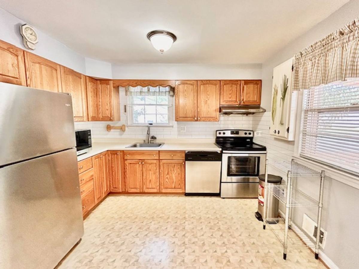 House for rent at 1010 Kennon Court, Rockville, MD 20851