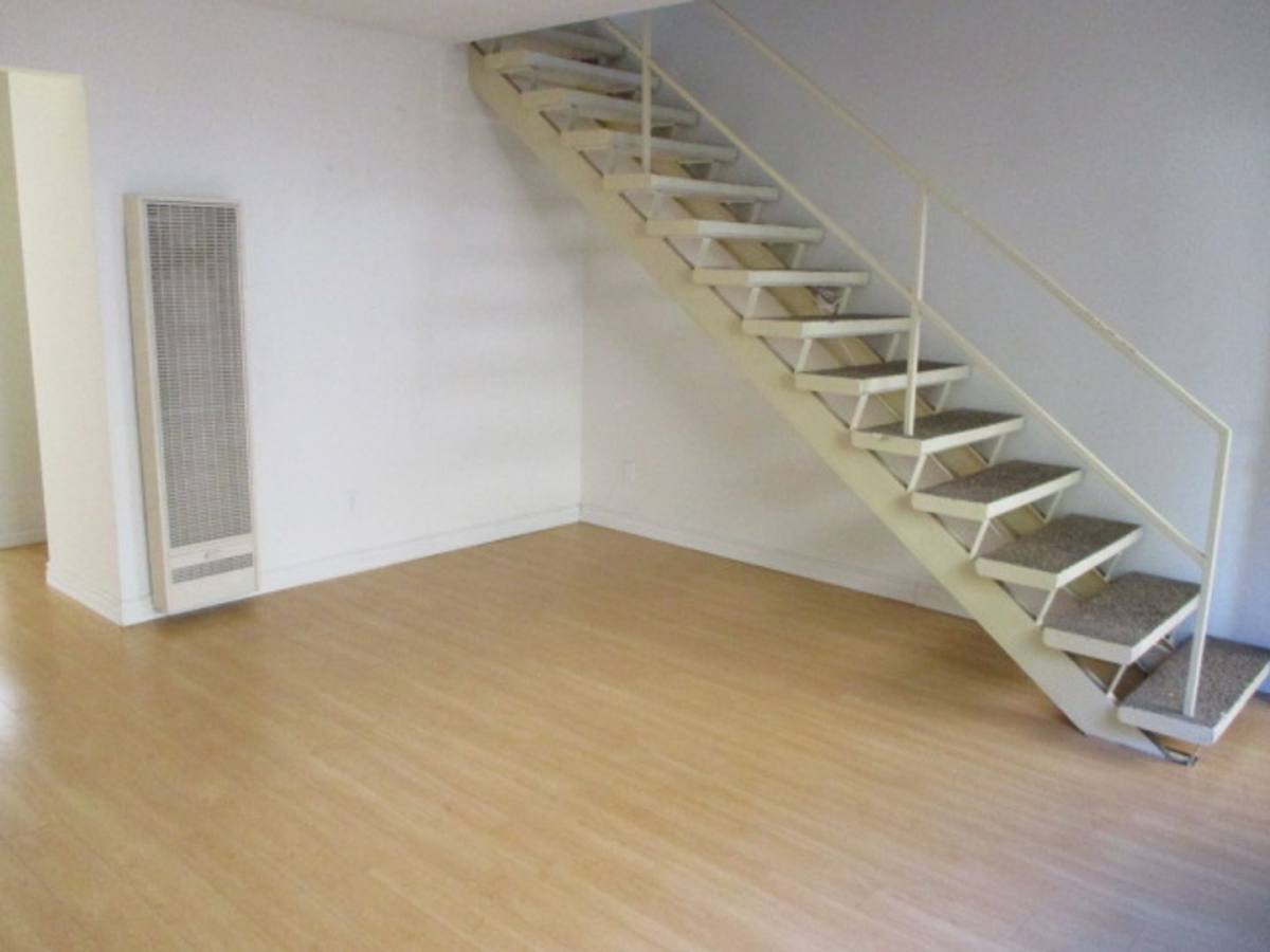 Apartment for rent at 3833 Tilden Ave, Culver City, CA 90230